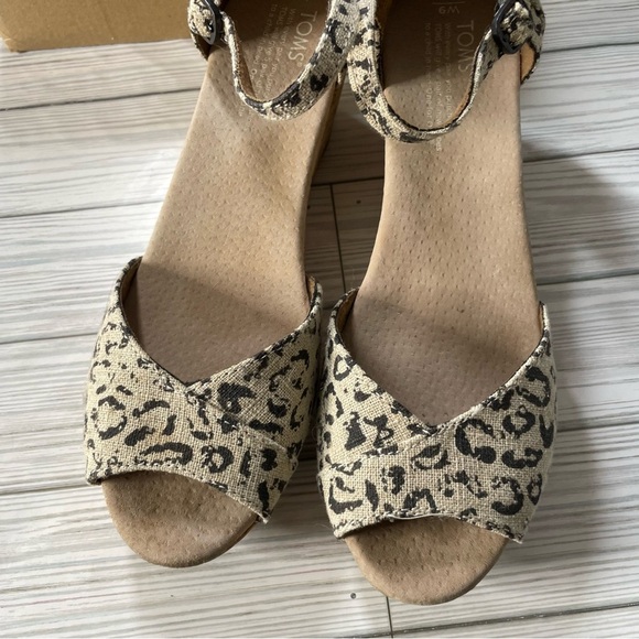 Toms leopard print cork wedge ankle strap sandal size 9 - Picture 7 of 11